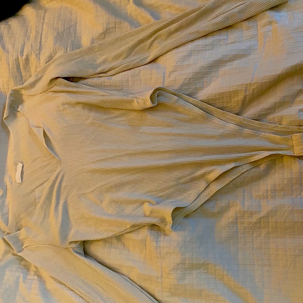 White long sleeve v-neck body suit